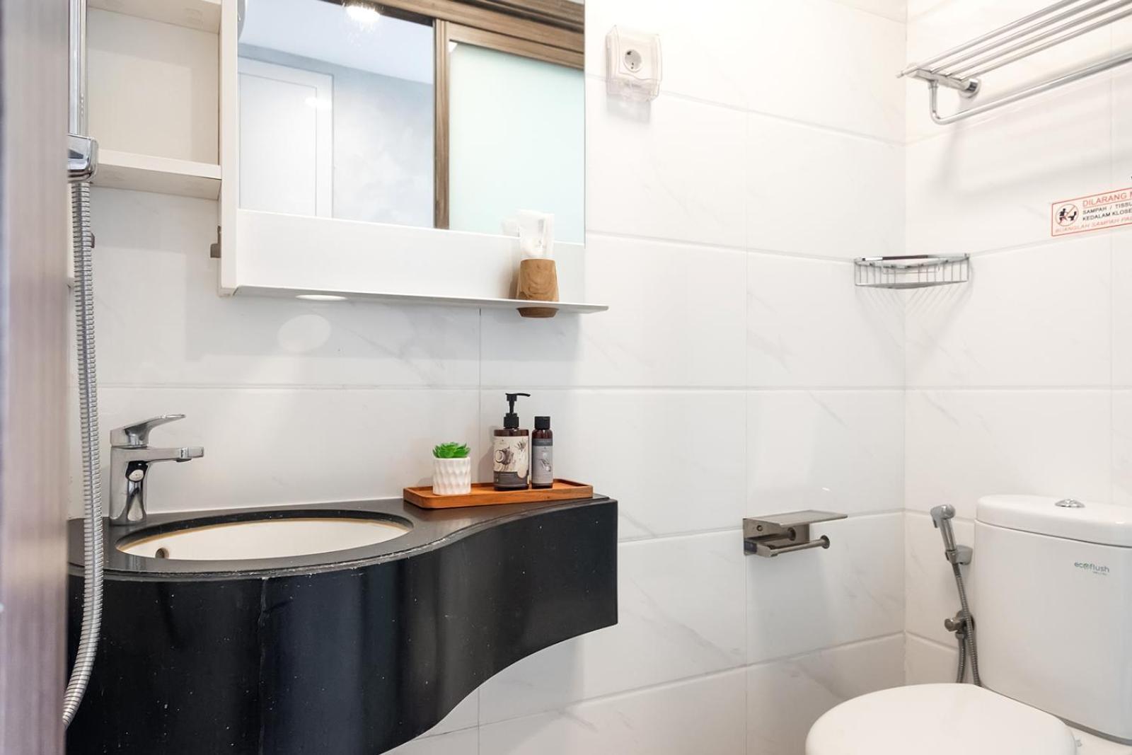 Calma Studio III At Skyhouse Apartment Samporo Экстерьер фото